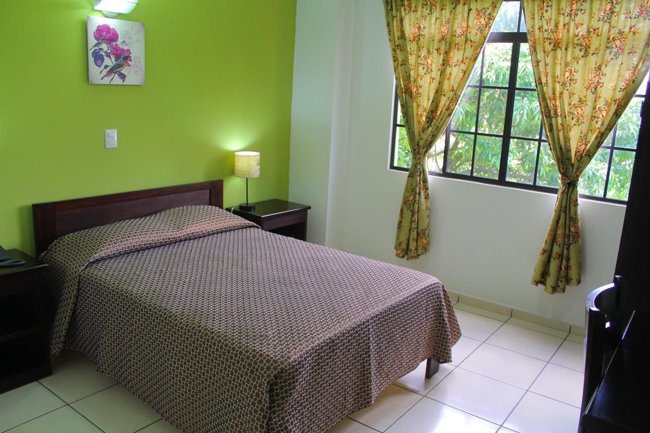Hostal De Asturias San Salvador Esterno foto