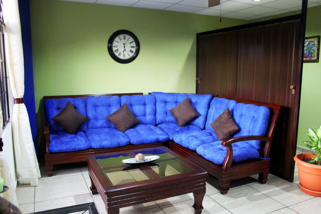 Hostal De Asturias San Salvador Esterno foto
