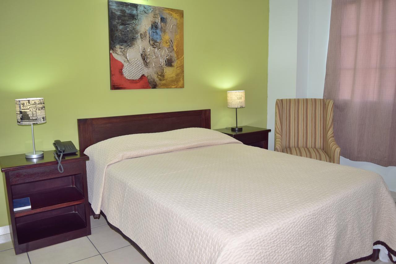 Hostal De Asturias San Salvador Esterno foto