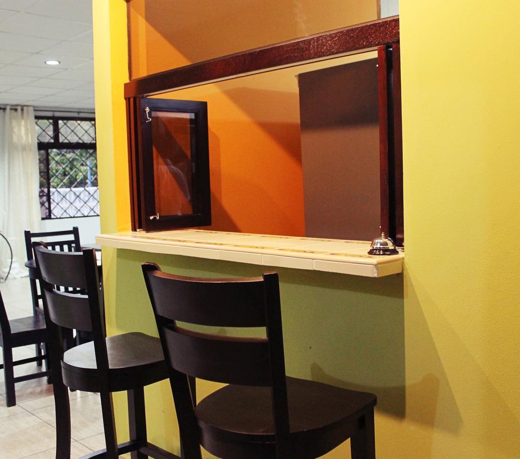 Hostal De Asturias San Salvador Esterno foto