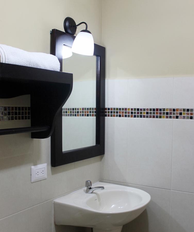 Hostal De Asturias San Salvador Esterno foto